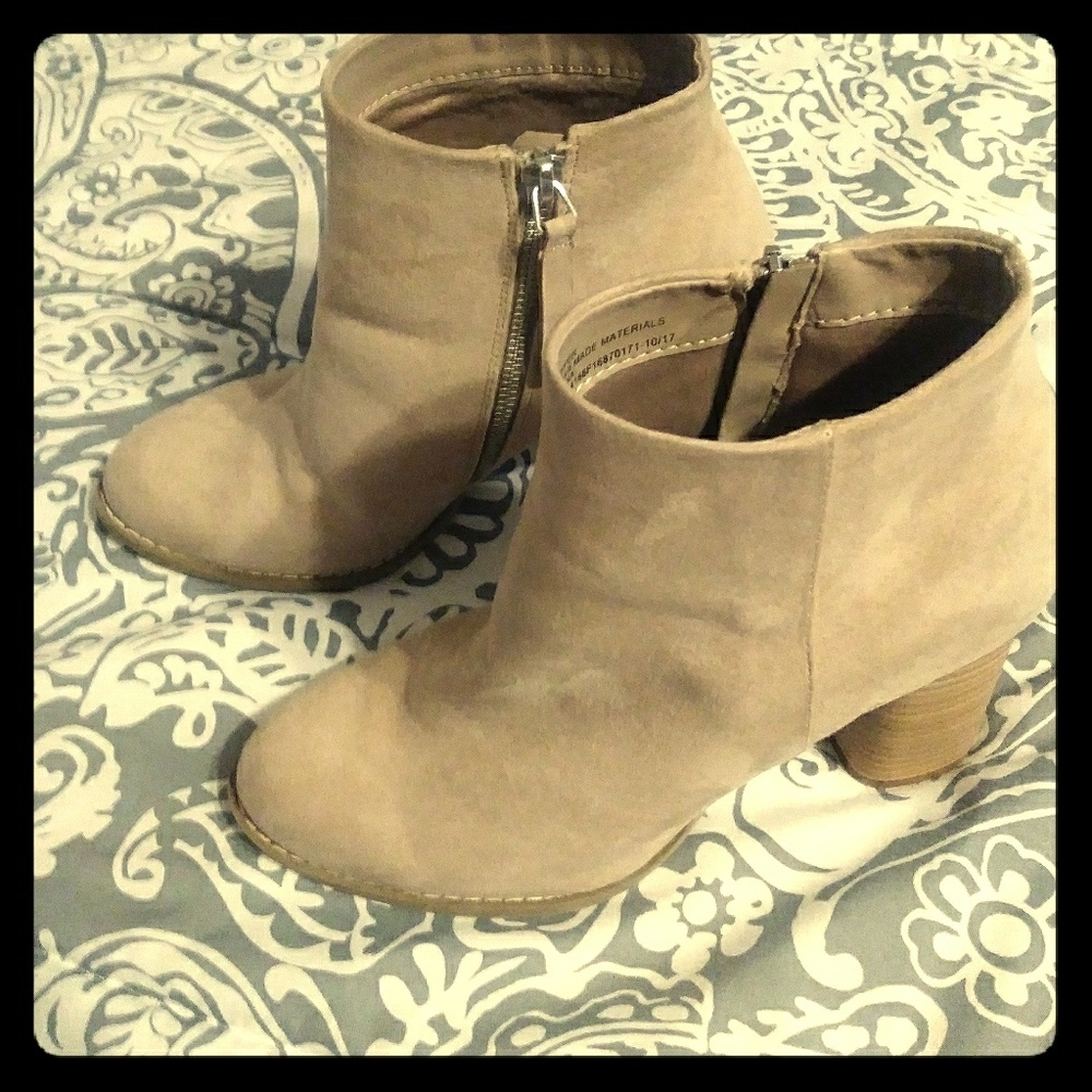 Dv suede booties